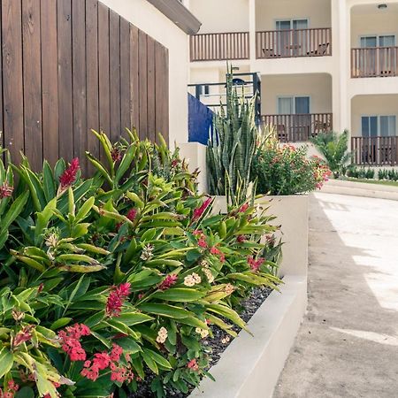 Family Complex Beside Beach W/Pool Montego Bay #1 Exterior photo