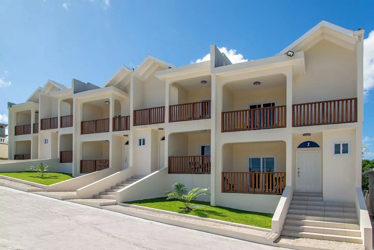 Family Complex Beside Beach W/Pool Montego Bay #1 Exterior photo