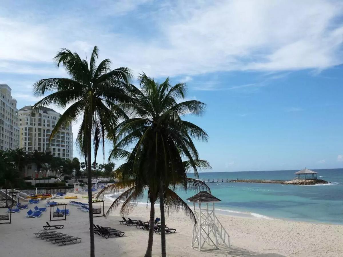 Family Complex Beside Beach W/Pool Montego Bay #1 Exterior photo